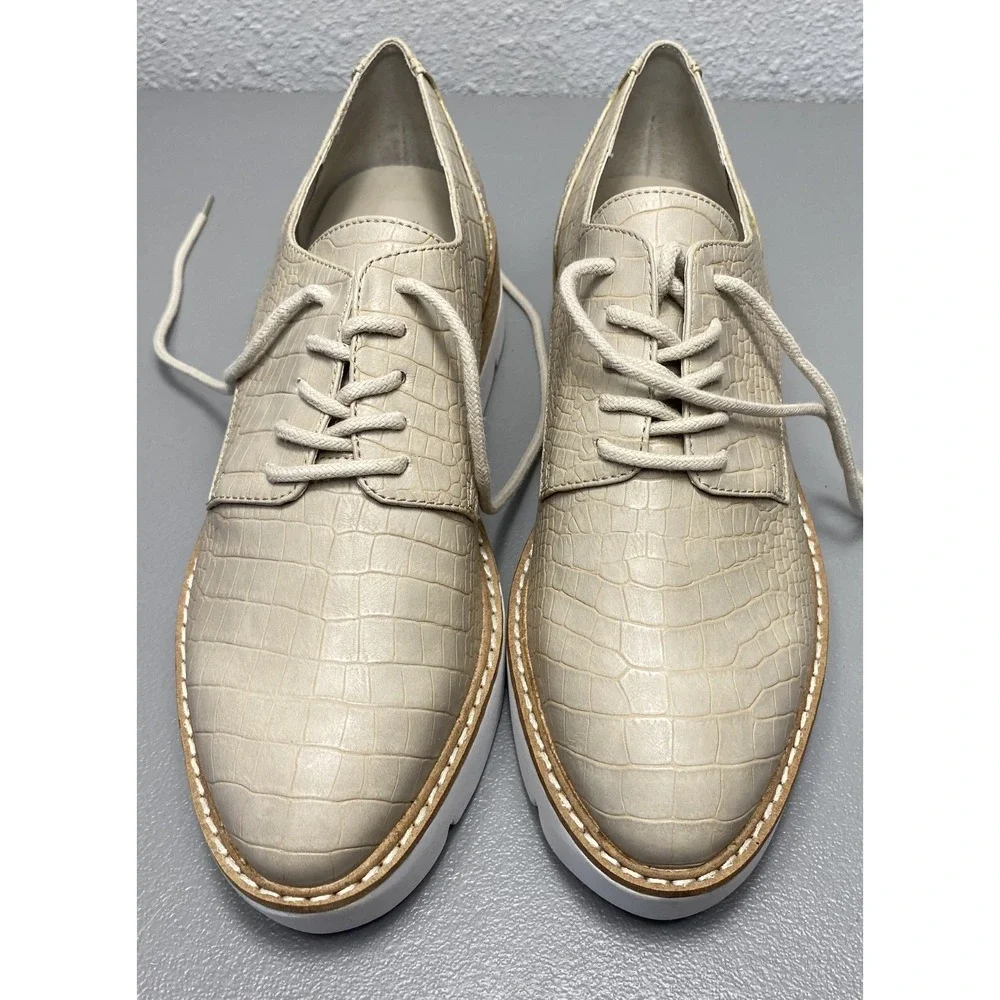 Steve Madden Women's Size 8.5 Wrenley Wedge Oxford Taupe Lace Up Shoes